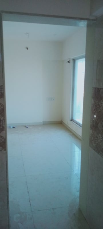 Room in 1 BHK Apartment at Bindra Complex, Andheri East – for Sale