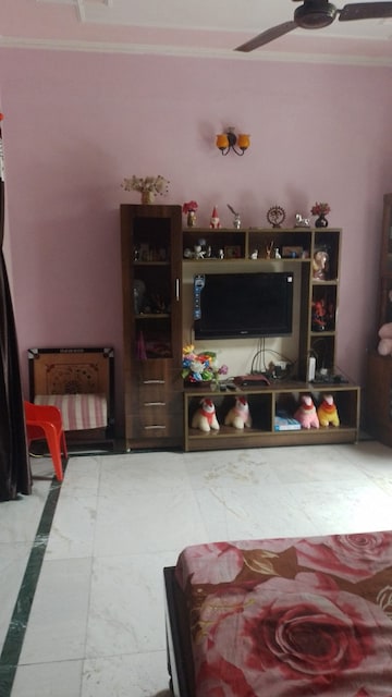Living Room in 6 BHK Independent House at Delta Iii Greater Noida – for Sale
