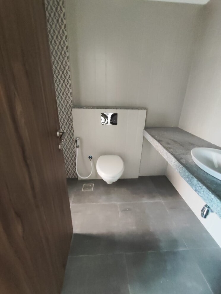 Bathroom, sheth-avalon 4 Bedroom 1800 Sq.Ft. Apartment In Laxmi Nagar Thane 9750909