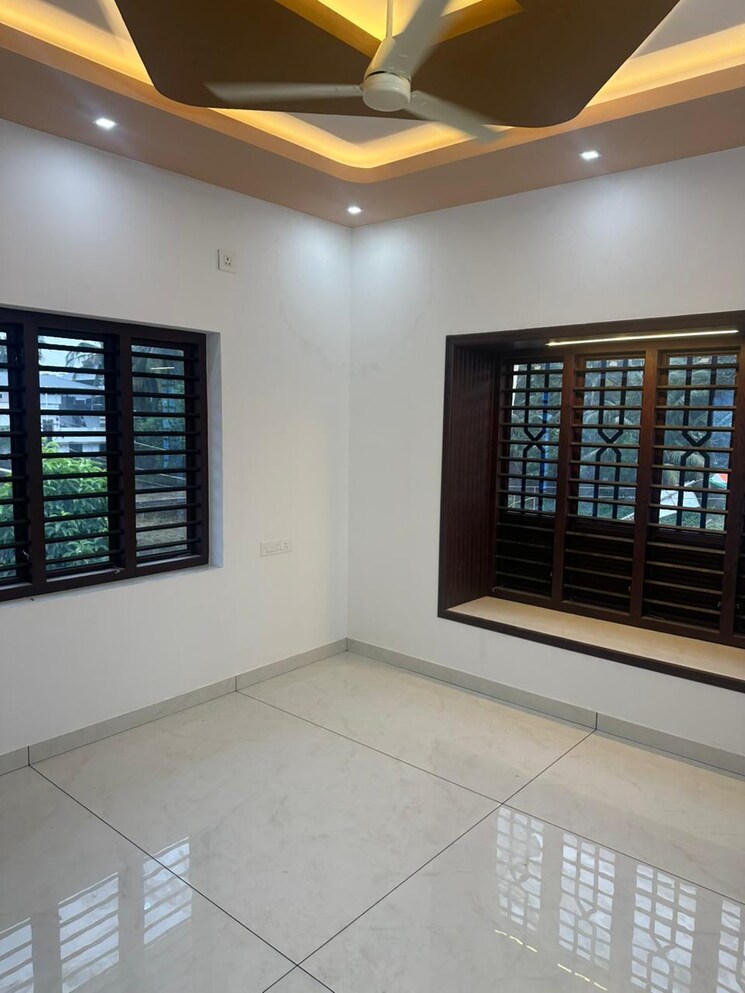 Room, cheroor 5 Bedroom 2200 Sq.Ft. Independent House In Cheroor Thrissur 9750988