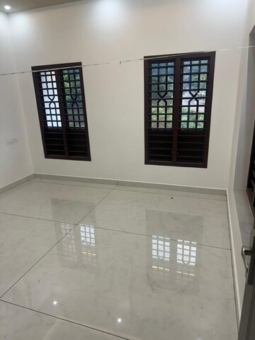 Room in 5 BHK Independent House at Cheroor – for Sale
