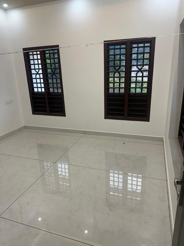 Room, cheroor 5 Bedroom 2200 Sq.Ft. Independent House In Cheroor Thrissur 9750988