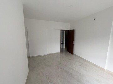 Room in 3 BHK Apartment at Shubh Nirvana, Viman Nagar – for Sale