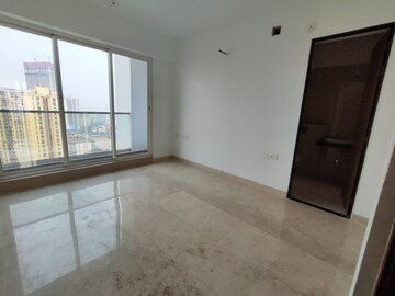 Room in 4 BHK Apartment at Sheth Avalon, Laxmi Nagar – for Sale