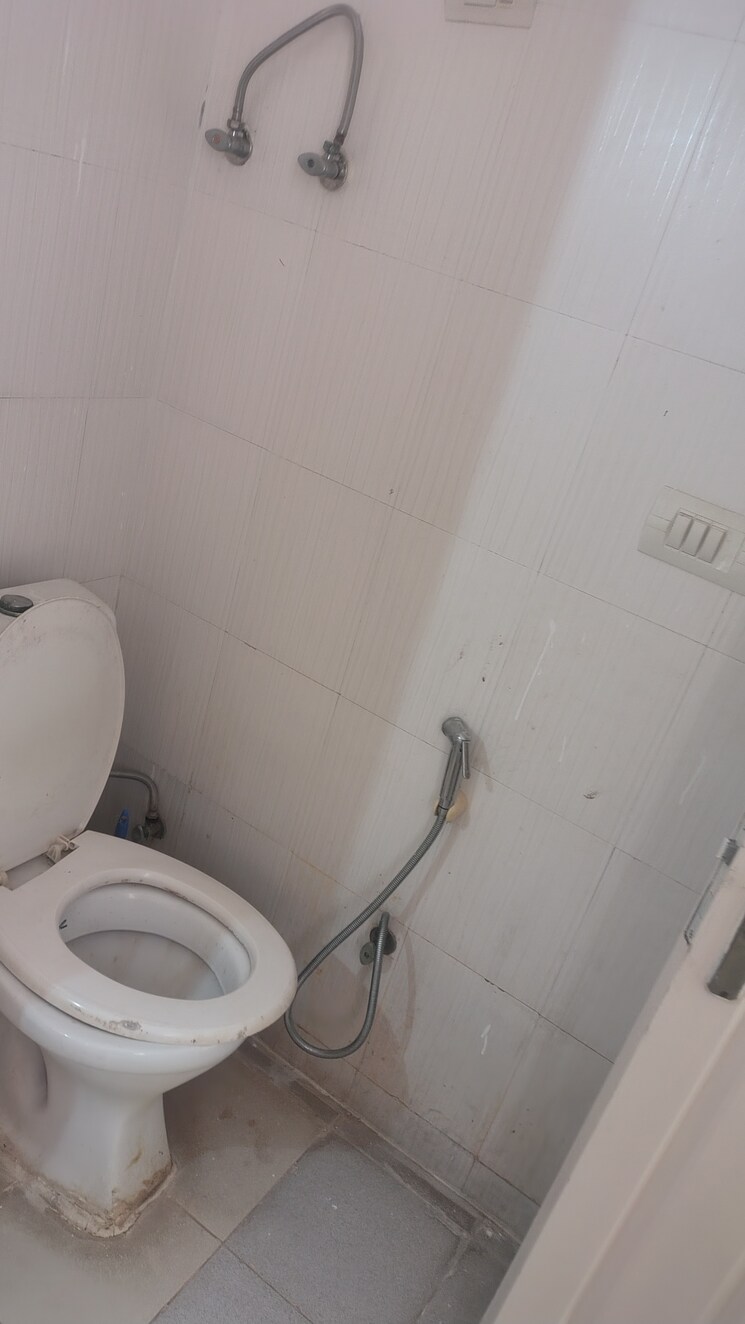 Bathroom, tulip-white 3 Bedroom 1326 Sq.Ft. Apartment In Sector 69 Gurgaon 9751086