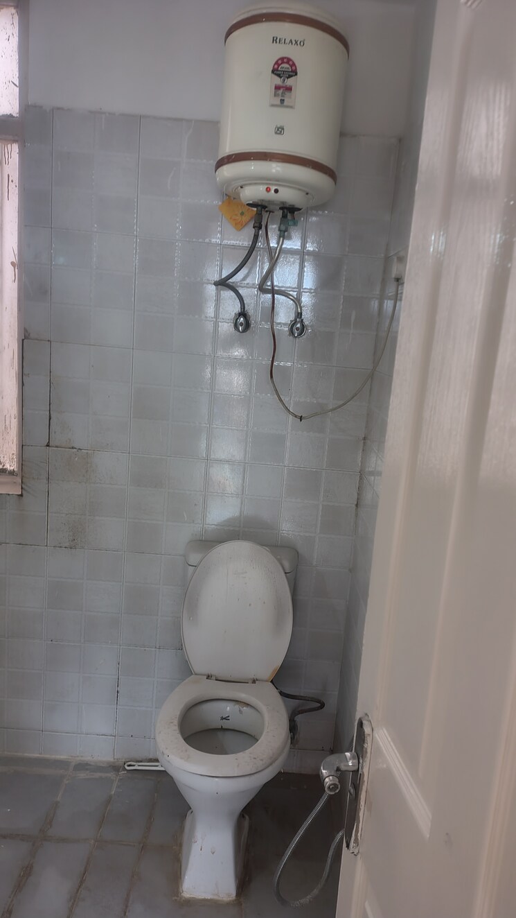 Bathroom, tulip-white 3 Bedroom 1326 Sq.Ft. Apartment In Sector 69 Gurgaon 9751086