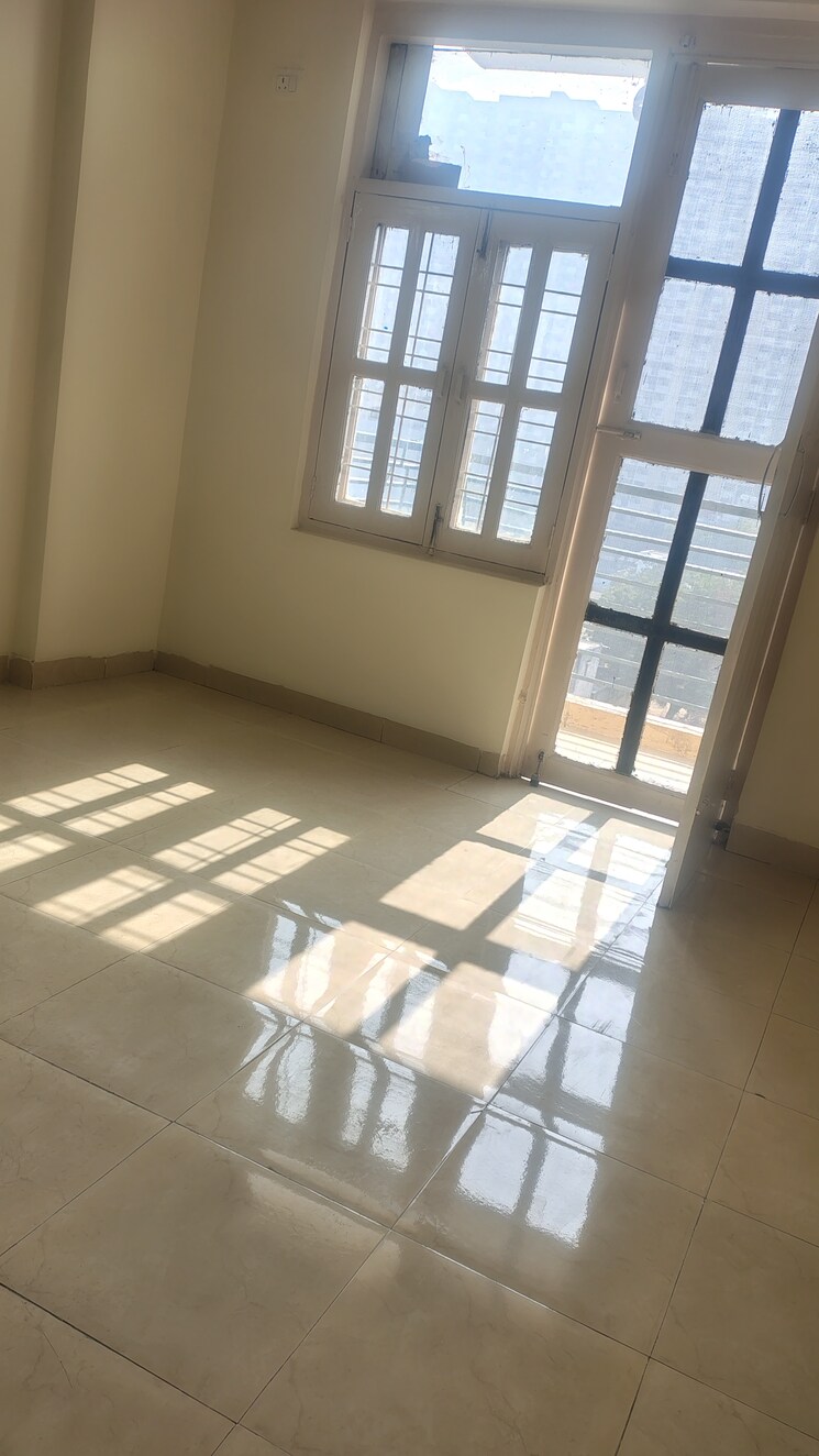 Cover Image, tulip-white 3 Bedroom 1326 Sq.Ft. Apartment In Sector 69 Gurgaon 9751086