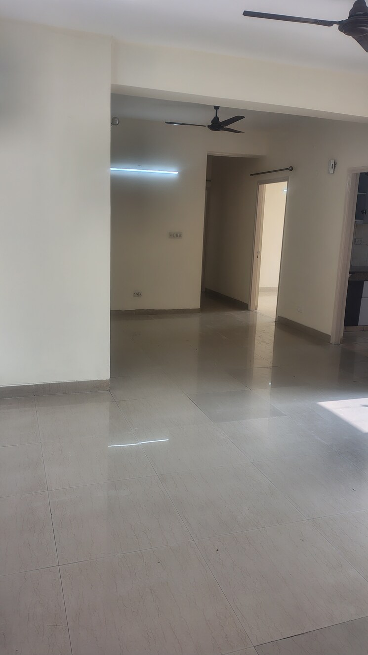 Kitchen, tulip-white 3 Bedroom 1326 Sq.Ft. Apartment In Sector 69 Gurgaon 9751086