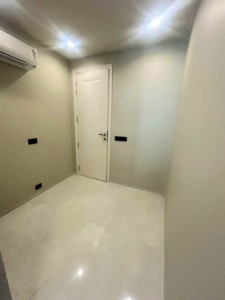 Room, international airport road 3 Bedroom 2325 Sq.Ft. Apartment In International Airport Road Zirakpur 9751083