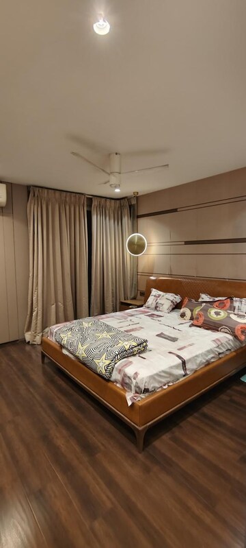 Bedroom in 6 BHK Apartment at Pearls Gateway Tower, Sector 44 – for Sale