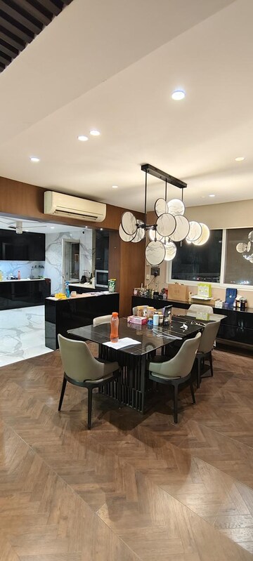 Team Area in 6 BHK Apartment at Pearls Gateway Tower, Sector 44 – for Sale