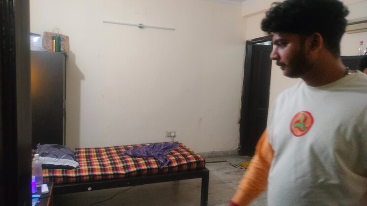 Bedroom, sector 41 2 Bedroom 150 Sq.Mt. Independent House In Sector 41 Noida 9751225