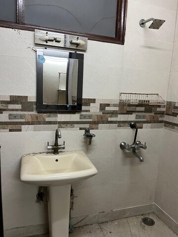 Team Area in 2 BHK Builder Floor at Lajpat Nagar I – for Sale