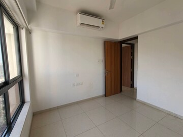 Room in 2 BHK Apartment at Shapoorji Pallonji Vicinia, Powai – for Sale