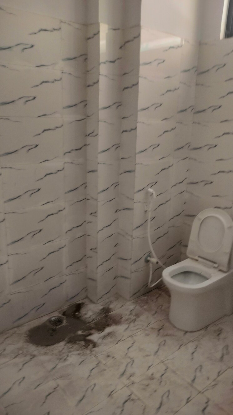 Bathroom, sector 41 3 Bedroom 200 Sq.Mt. Independent House In Sector 41 Noida 9751381