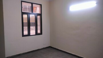 Room in 3 BHK Independent House at Sector 41 – for Rent