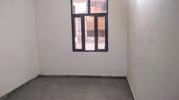 Room in 3 BHK Independent House at Sector 41 – for Rent