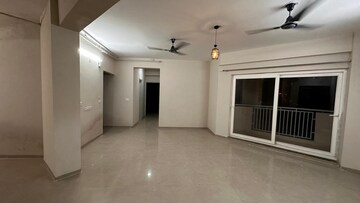 Room in 2 BHK Apartment at Shri Radha Sky Park, Sector 16b Greater Noida – for Rent