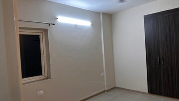 Room in 2 BHK Apartment at Shri Radha Sky Park, Sector 16b Greater Noida – for Rent