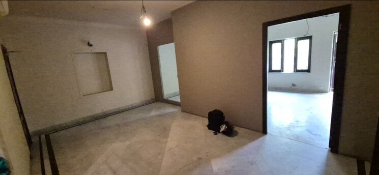 Room, geetanjali enclave 3.5 Bedroom 465 Sq.Yd. Apartment In Geetanjali Enclave Delhi 9736493