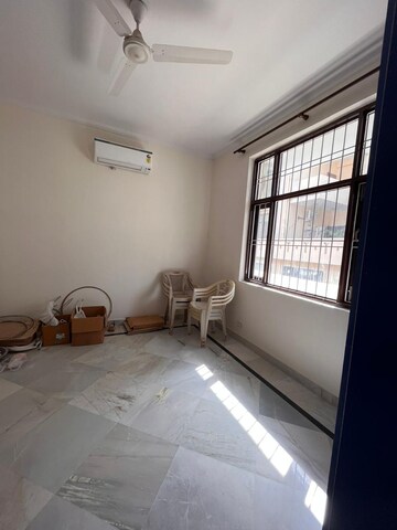 3 BHK Apartment For Rent in Shree Vardhman Victoria, Sector 70