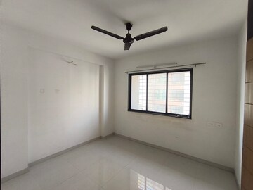 Room in 3 BHK Apartment at Jahangirabad – for Sale