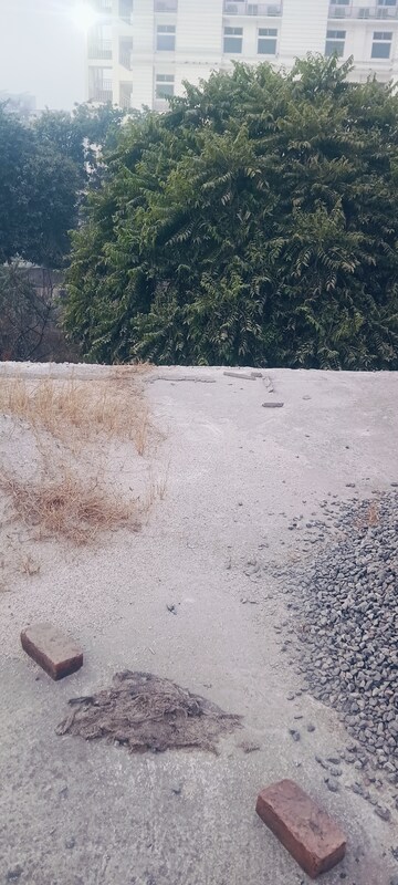 Master Bedroom in 6 BHK Independent House at Ansal Api Aquapolis, Dundahera – for Sale