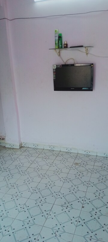 Room in 1 BHK Apartment at Mahakali Model Town, Jogeshwari East – for Rent