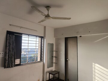 Room in 2 BHK Apartment at Jahangirabad – for Sale