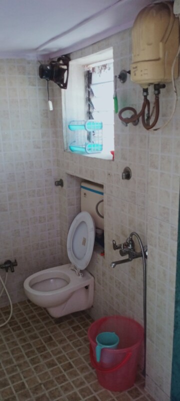 Bathroom in 1 BHK Apartment at Mahakali Model Town, Jogeshwari East – for Rent