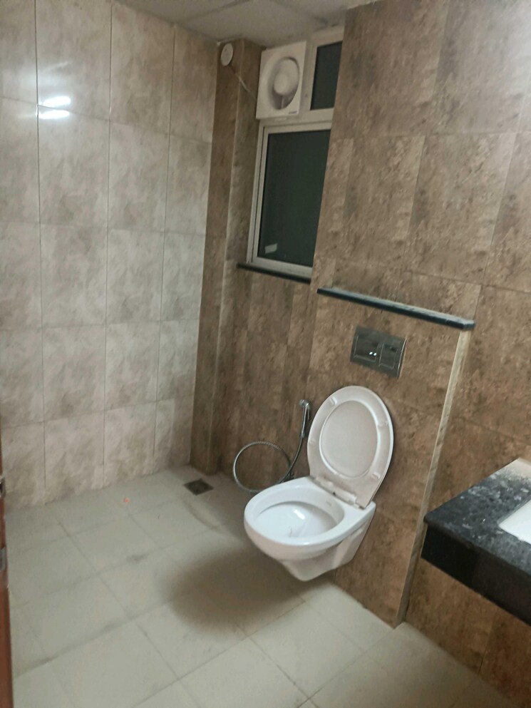 Bathroom, shapoorji-pallonji-joyville-gurgaon 3 Bedroom 1692 Sq.Ft. Apartment In Sector 102 Gurgaon 9751473