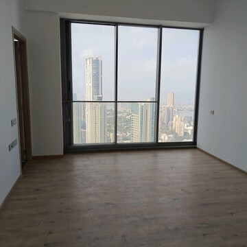 Room in 4 BHK Apartment at Rustomjee Crown, Gokhale Road – for Rent