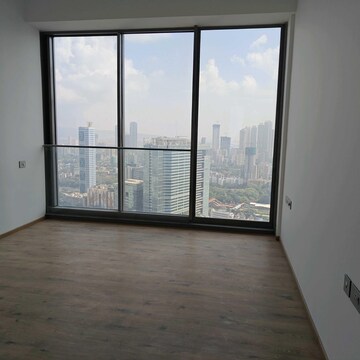 Room in 4 BHK Apartment at Rustomjee Crown, Gokhale Road – for Rent