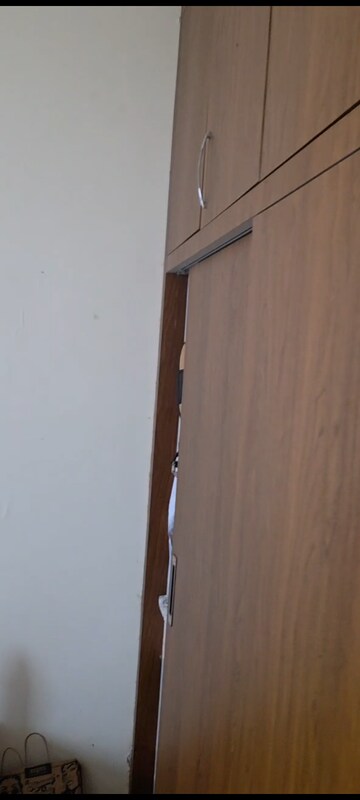 Furnished Amenities in 3 BHK Apartment at Omaxe Waterscapes, Gomti Nagar – for Rent