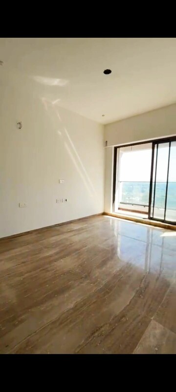 Room in 2.5 BHK Apartment at Wadala West – for Sale