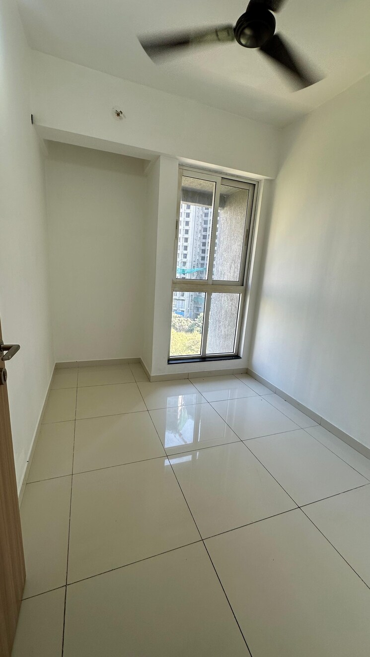 Room, raunak-heights 1 Bedroom 405 Sq.Ft. Apartment In Ghodbunder Road Thane 9751511