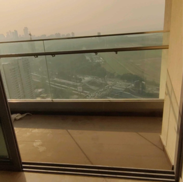 Furnished Amenities in 3 BHK Apartment at Piramal Mahalaxmi, Arthur rd – for Rent