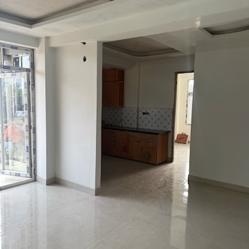 Room in 2 BHK Builder Floor at Sector 81 – for Sale