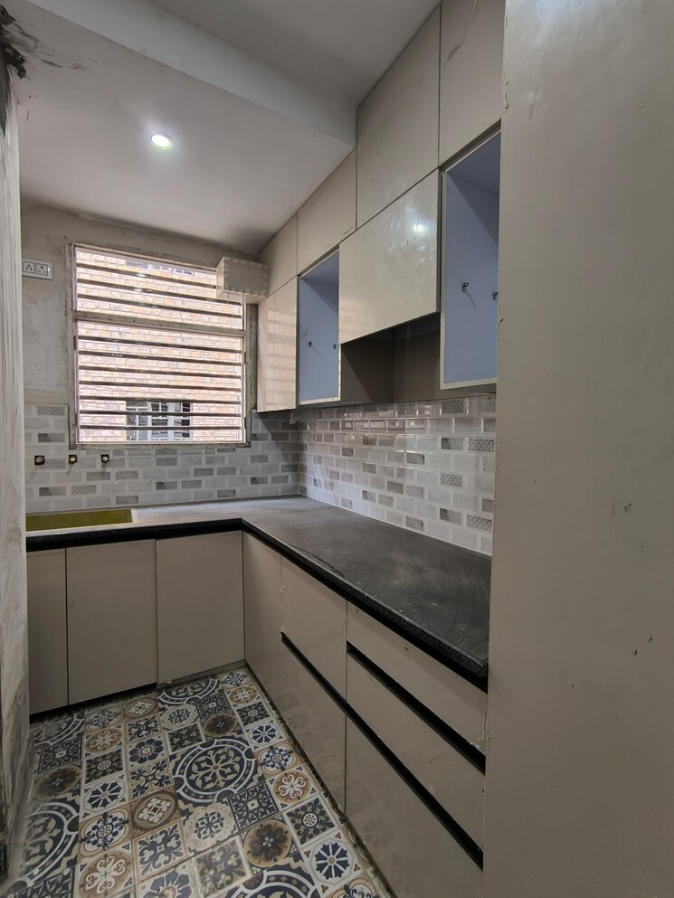 Kitchen, sector 7 dwarka 3 Bedroom 1000 Sq.Ft. Builder Floor In Sector 7 Dwarka Delhi 9751545