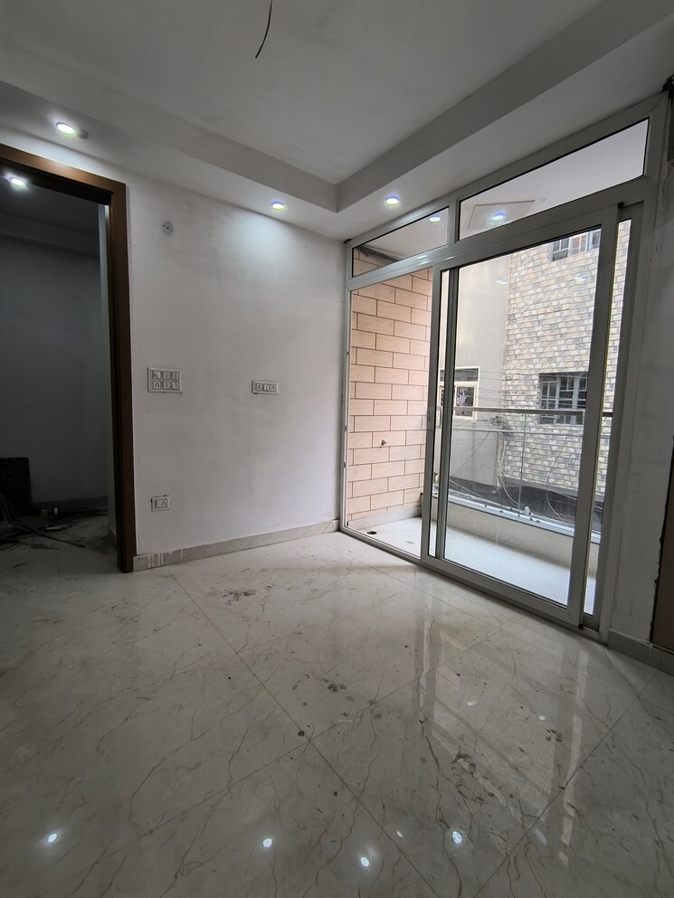 Room, sector 7 dwarka 3 Bedroom 1000 Sq.Ft. Builder Floor In Sector 7 Dwarka Delhi 9751545