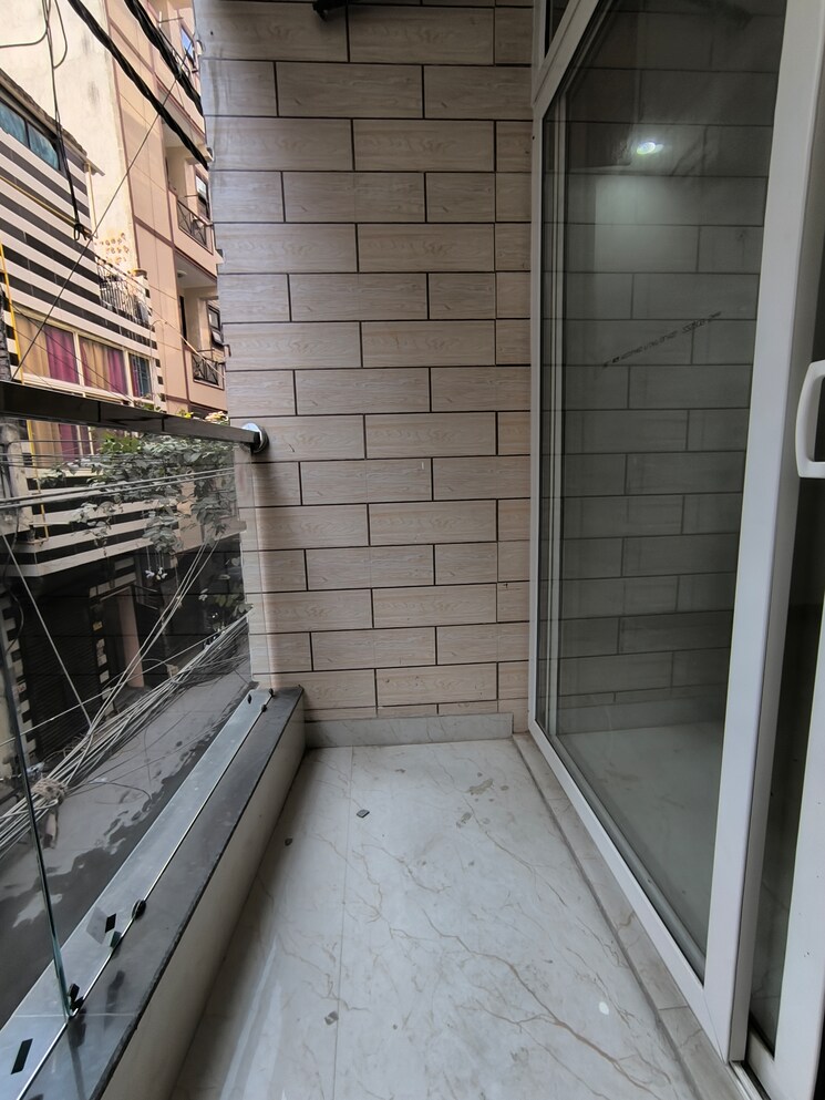 Balcony, sector 7 dwarka 3 Bedroom 1000 Sq.Ft. Builder Floor In Sector 7 Dwarka Delhi 9751545