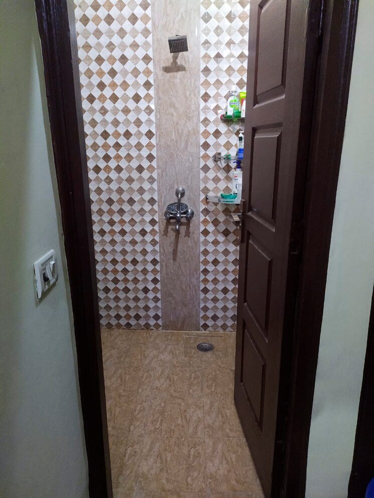 Bathroom, hrc-professional 3 Bedroom 1875 Sq.Ft. Apartment In Indrapuram Ghaziabad 9751541