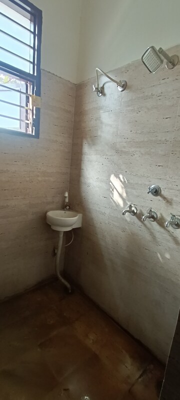 Bathroom in 1 RK Independent House at Patiala Road – for Rent