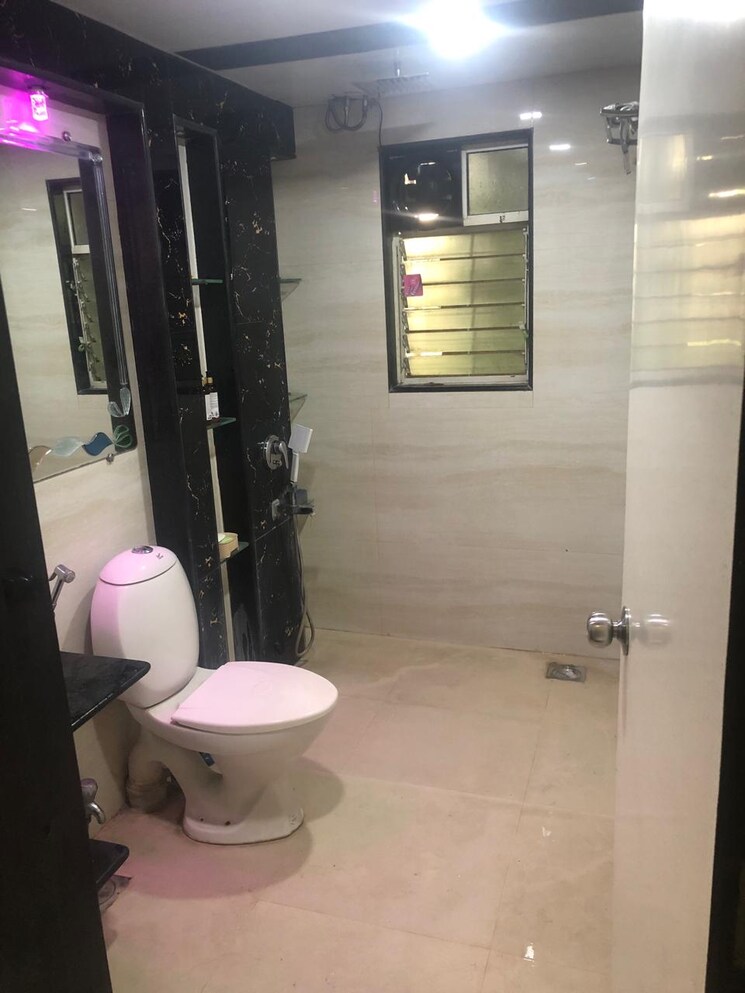 Attached Bathroom, kumar-picasso 3 Bedroom 1765 Sq.Ft. Apartment In Hadapsar Pune 9751555