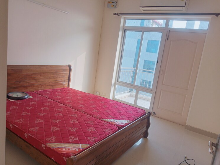 Bedroom, emaar-emerald-estate 3.5 Bedroom 1395 Sq.Ft. Apartment In Sector 65 Gurgaon 9752023