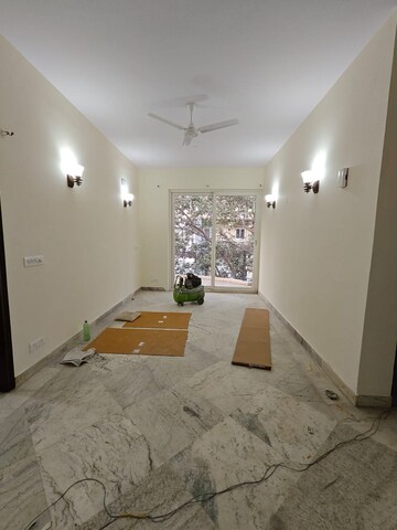 Building Lobby in 4 BHK Apartment at DLF The Wellington Estate, Dlf Phase V – for Rent