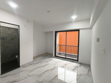 Room in 3 BHK Apartment at Adajan – for Rent