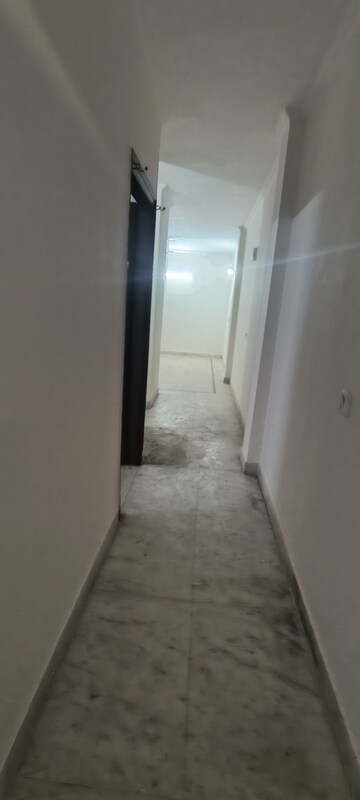 Furnished Amenities in 3 BHK Builder Floor at Panchsheel Vihar – for Rent