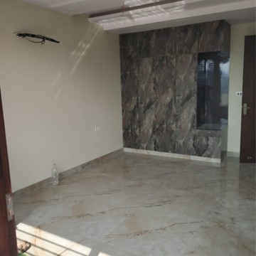 Room in 4 BHK Builder Floor at Sector 85 – for Sale