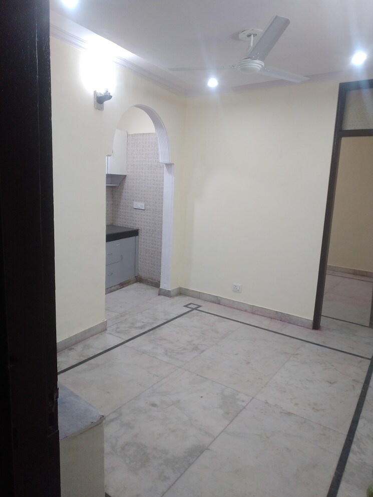 Room, govindpuri 2 Bedroom 50 Sq.Yd. Builder Floor In Govindpuri Delhi 9752158